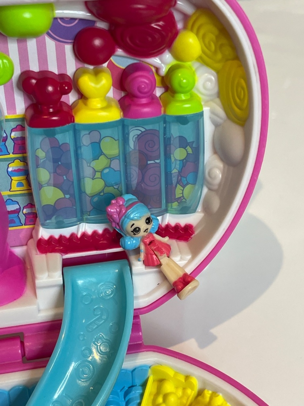 Shopkins Lil Secrets Mini Locket Playsets - Picture 8 of 10
